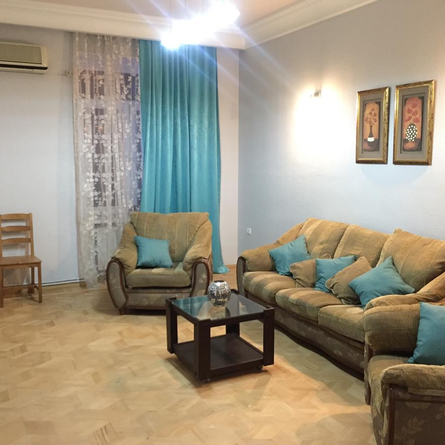 Apartment On Republic Square Erevan Exterior foto