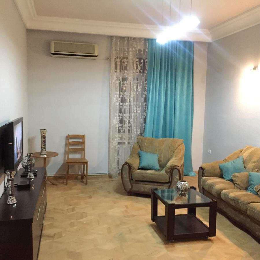 Apartment On Republic Square Erevan Exterior foto